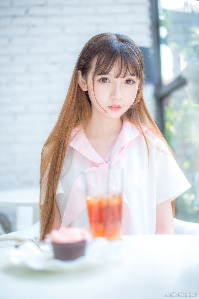“好！”魏延点点头，他乃主帅，这些事情，自然责无旁贷，只是皱眉看向庞统道：“士元，那诸葛亮真有那么厉害？”
